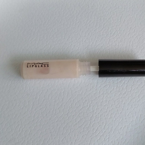 MAC Cosmetics Lipglass GLISTERINE/NIGHT AFFAIR - Picture 3 of 4